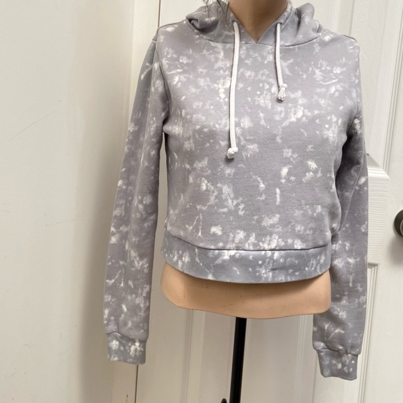 Bluenotes women grey white tie & dye long sleeves pullover hoodie. Size XS. Used - Picture 3 of 8